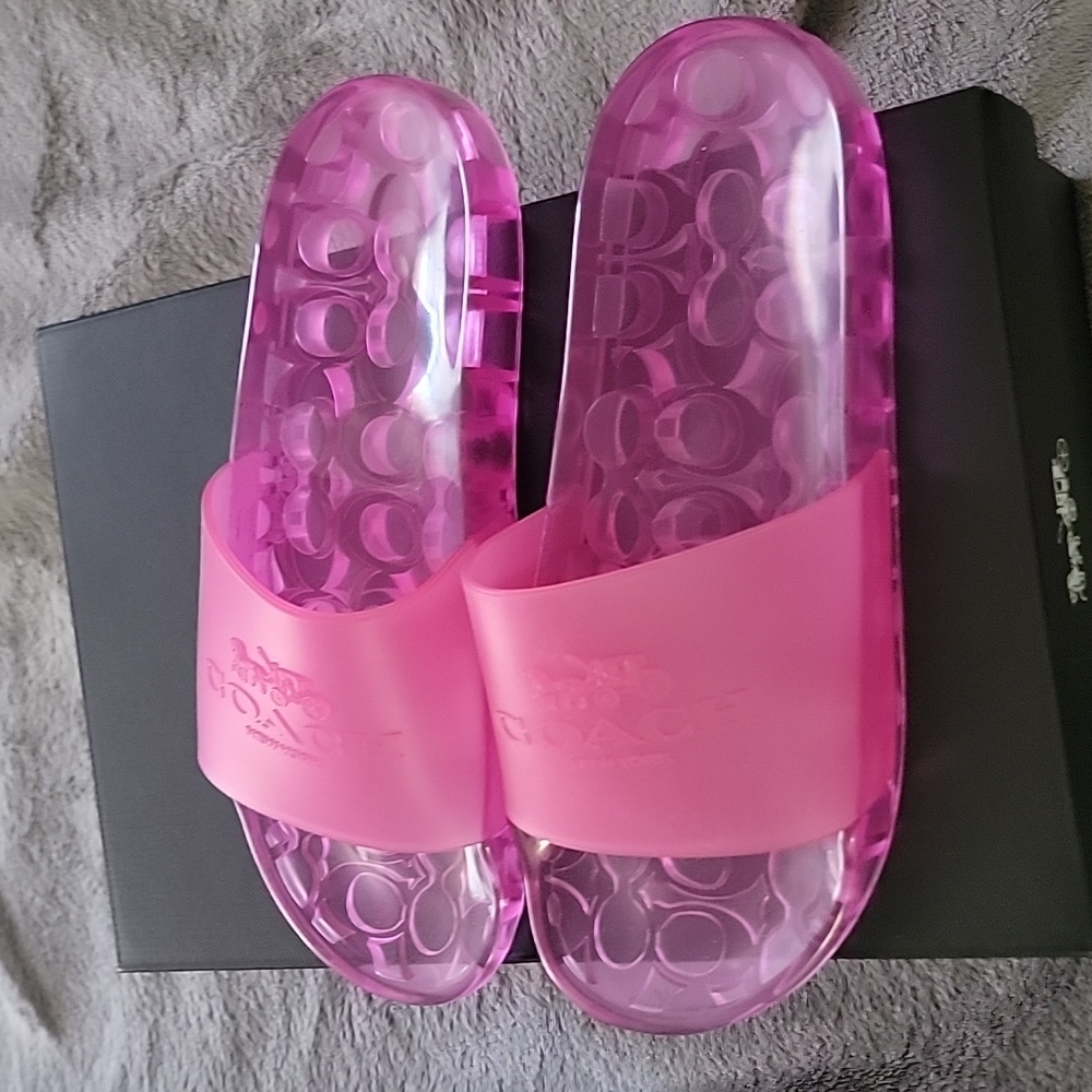 Brand new Coach slides - Picture 3 of 4